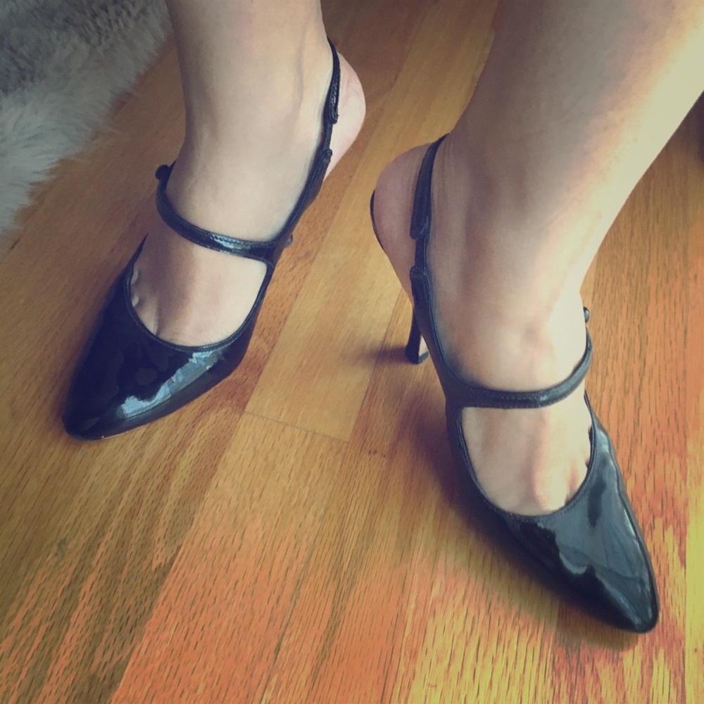 Via Spiga Black Patent Mary Jane slingback heels